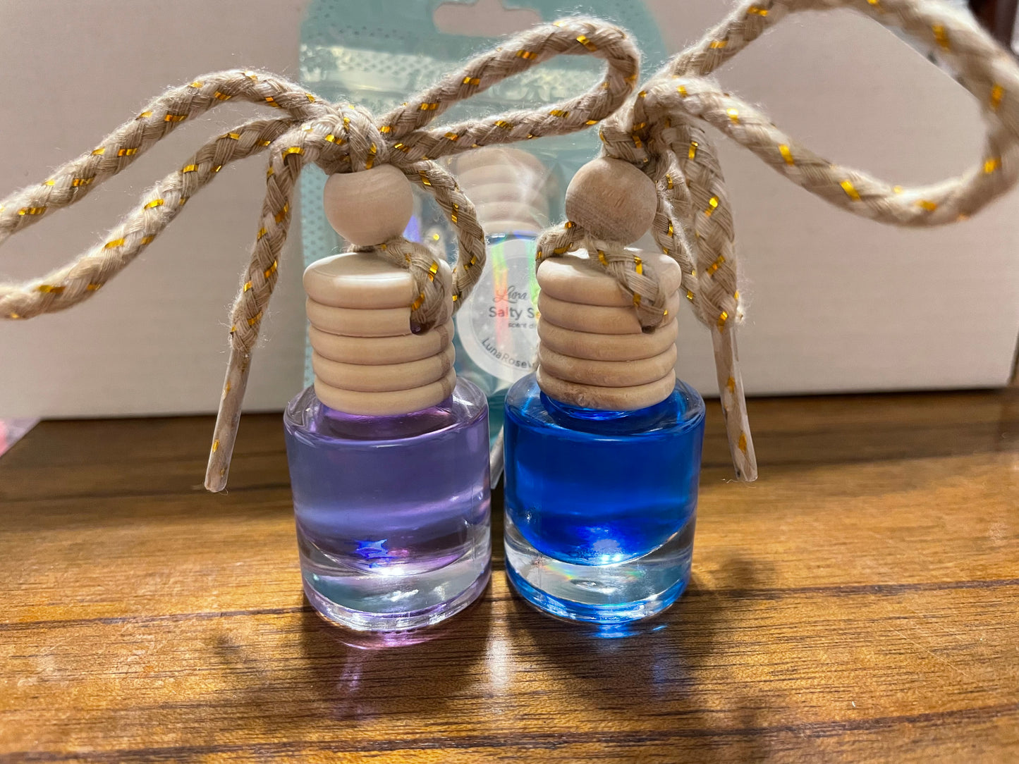 Tip & Sniff Hanging Scent Diffusers